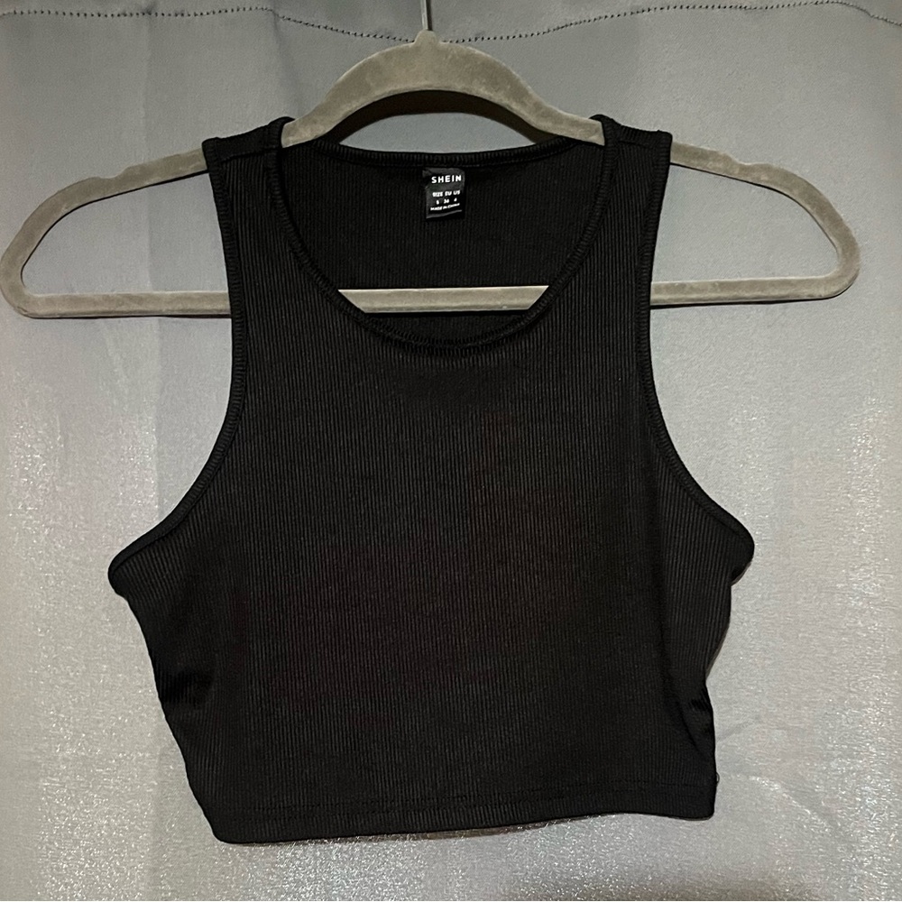 Cropped Black Tank